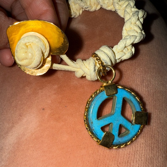 Chic Cream and Gold Women's Bracelet with Turquoise Charm - Picture 5 of 5